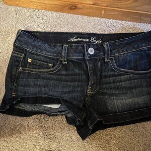 American Eagle Outfitters Womans low rise shorts  sz 8